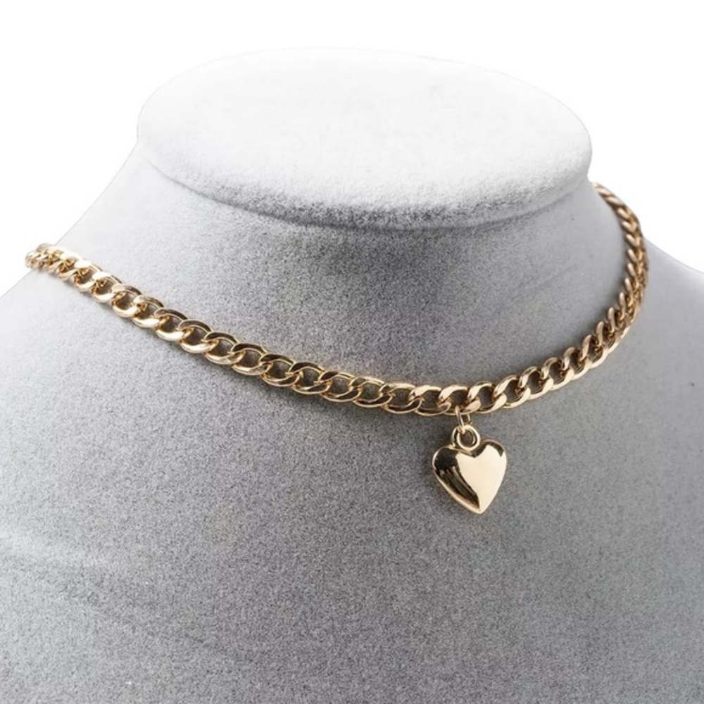 3/$30 💛 Gold Heart Chain Choker - Picture 3 of 8